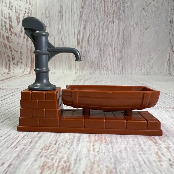 Vintage Style Mini Water Pump Brick Base Brown Trough Plastic Horse Toy FLAW - Picture 8 of 12